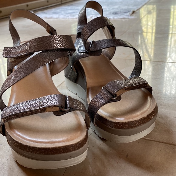 Crown Vintage sandals - Picture 2 of 7